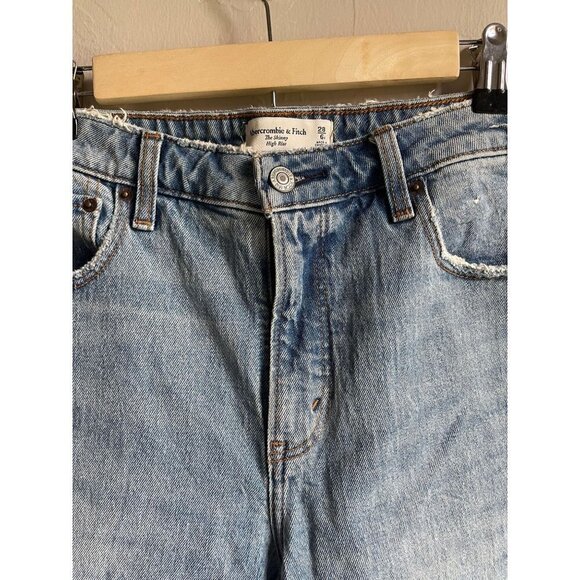 New! Abercrombie & Fitch Skinny High Rise Distressed Jeans Size 6R Light Wash - Picture 4 of 8